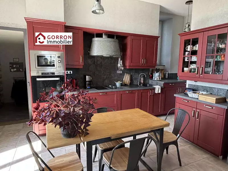 Maison, 255 m²