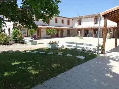 Maison, 825 m²