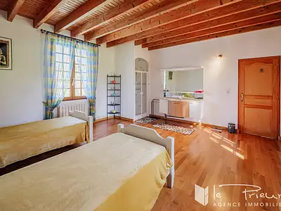Maison, 210 m²