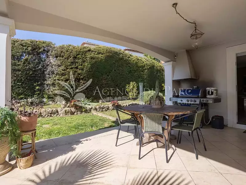 Maison, 250 m²
