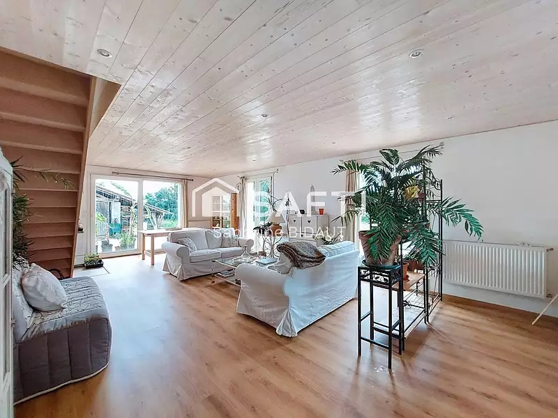 Maison, 225 m²