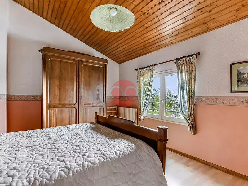 Maison, 166 m²