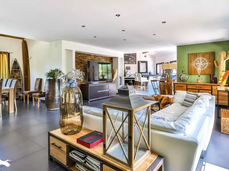 Maison, 400 m²