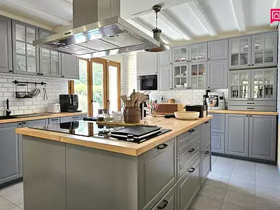 Maison, 250 m²