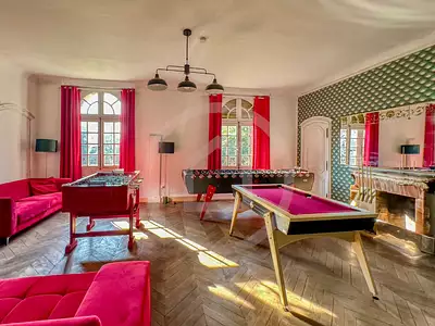 Maison, 806 m²