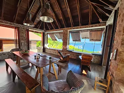 Maison, 261 m²