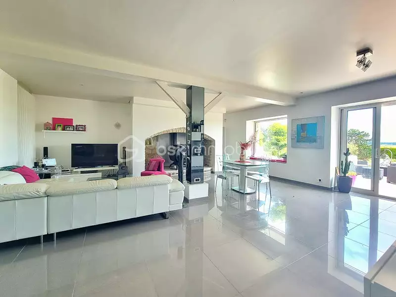 Maison, 245 m²