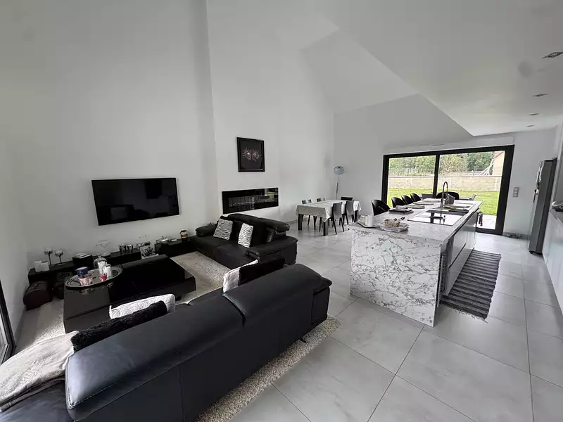 Maison, 230 m²