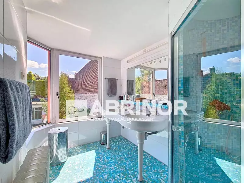 Maison, 275 m²