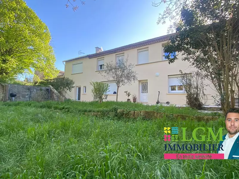 Immeuble, 112 m²