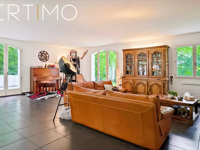 Maison, 242 m²