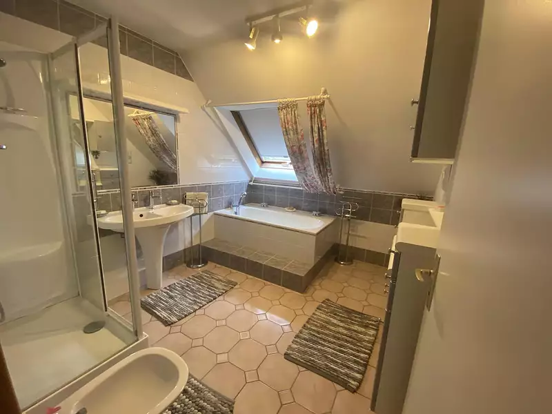 Maison, 195 m²