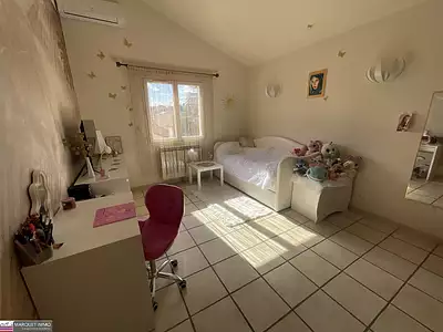 Maison, 177 m²