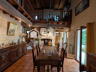 Maison, 215 m²