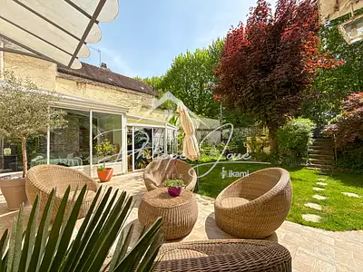 Maison, 240 m²
