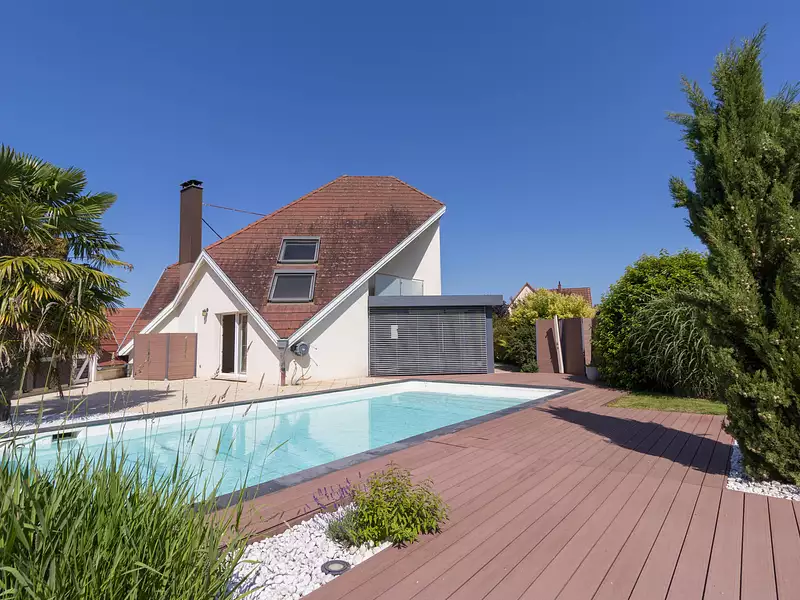 Maison, 196 m²