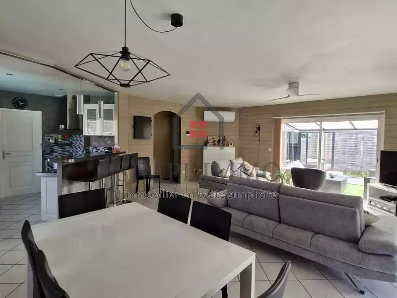 Maison, 165 m²