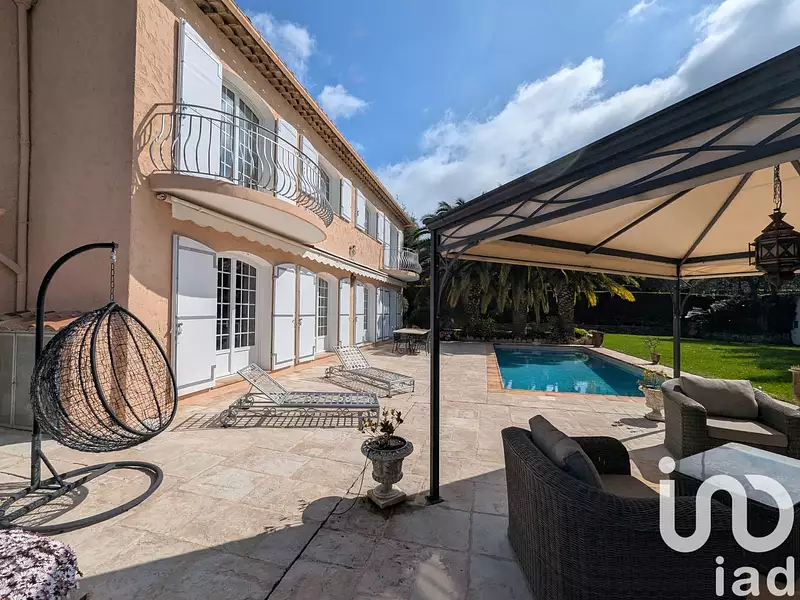 Maison, 197 m²