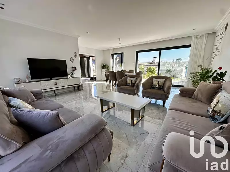 Maison, 280 m²