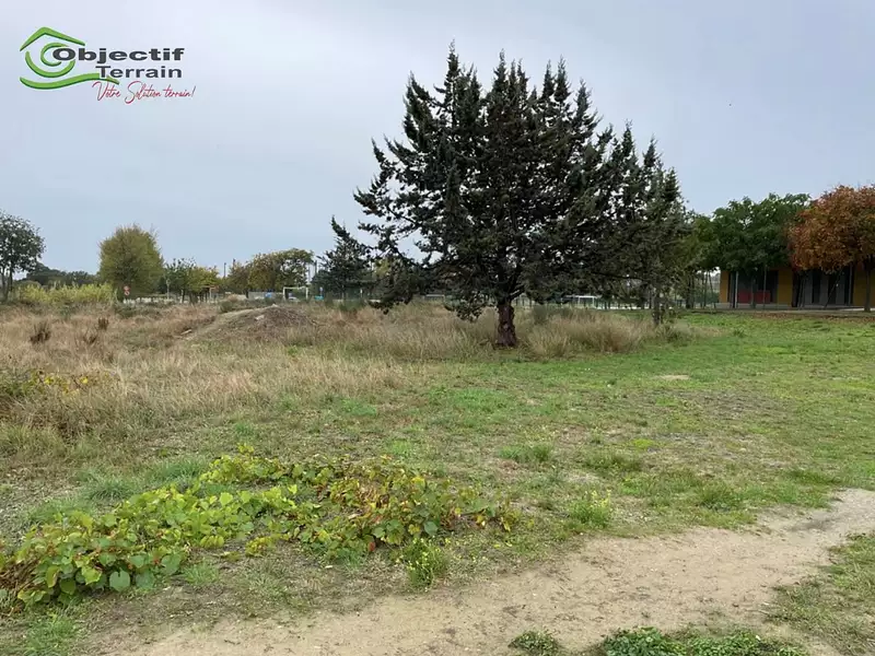 Terrain, 838 m²
