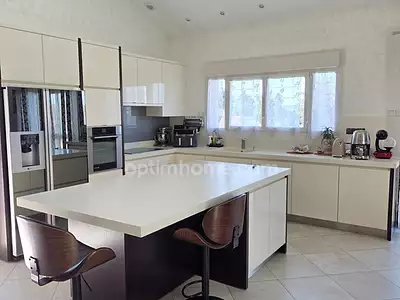 Maison, 229 m²