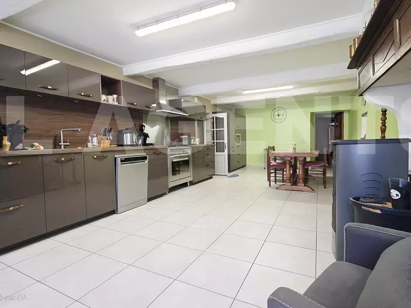 Maison, 298 m²