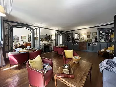 Maison, 700 m²