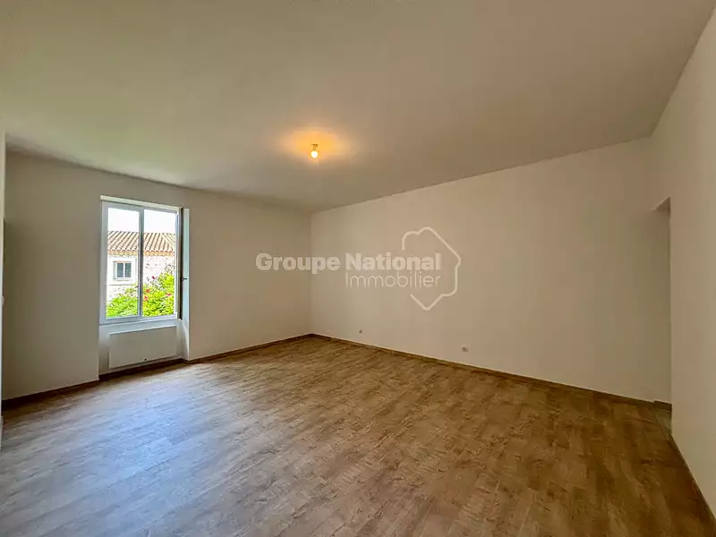 Maison, 196 m²