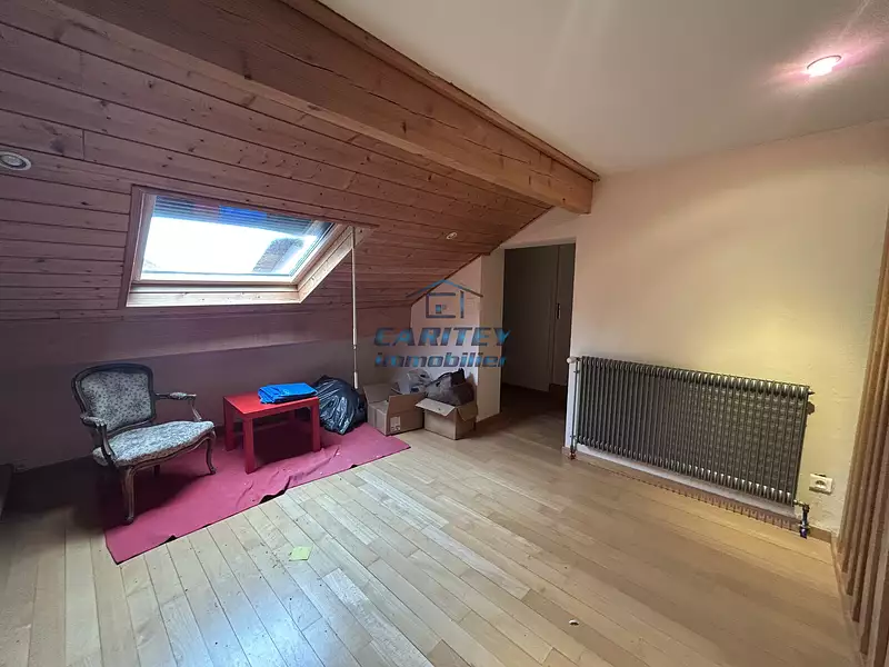 Maison, 305,89 m²
