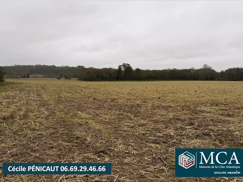 Terrain à bâtir, 677 m²