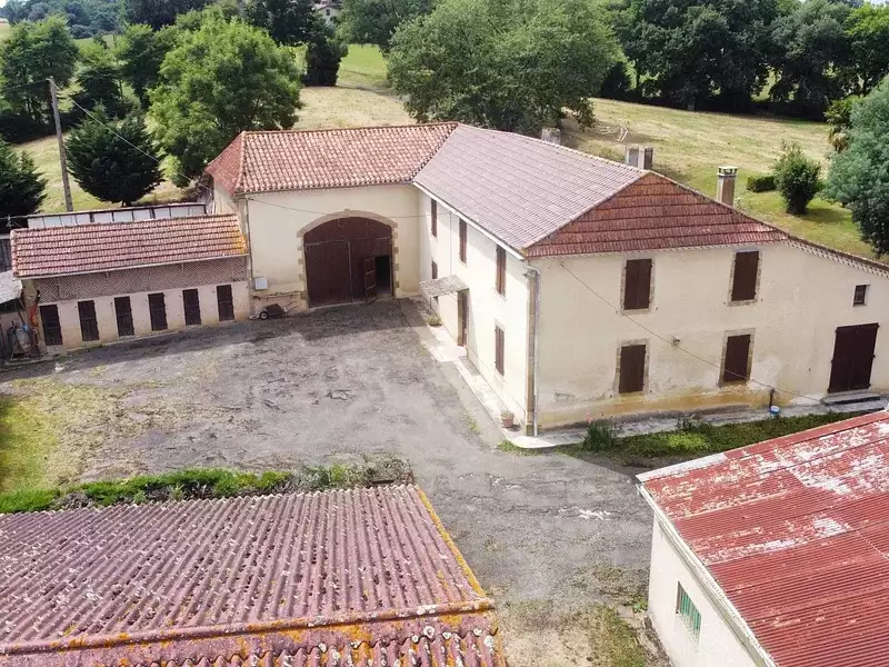 Maison, 235 m²