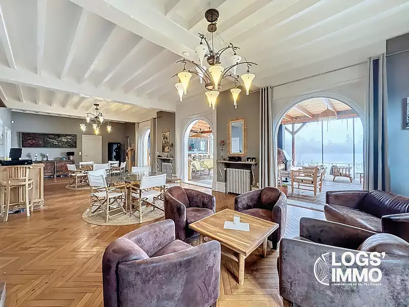 Maison, 956 m²