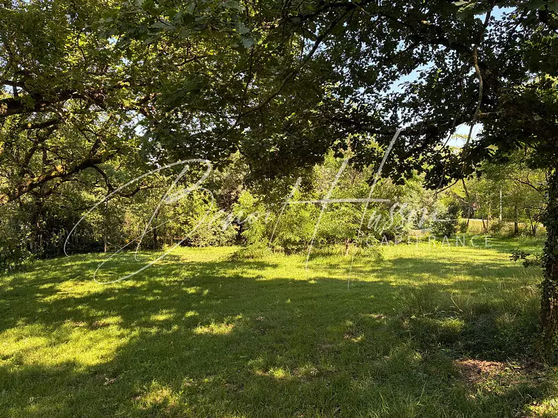 Terrain, 1 700 m²