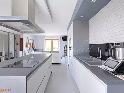 Maison, 167 m²