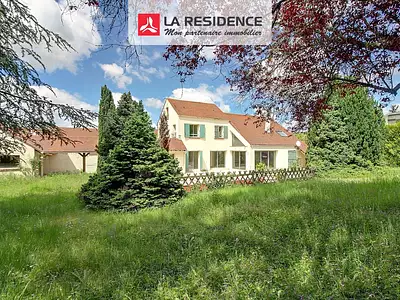 Maison, 245 m²