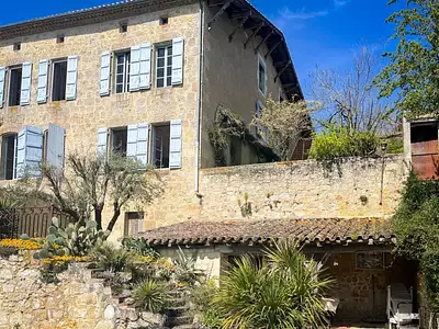 Maison, 594 m²