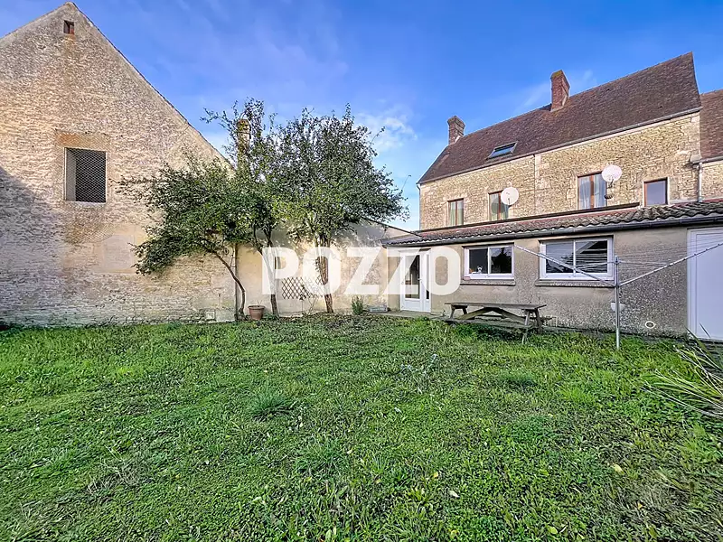Maison, 587,93 m²