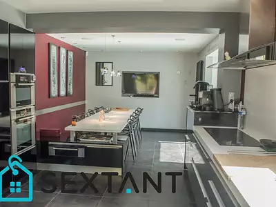 Maison, 280 m²