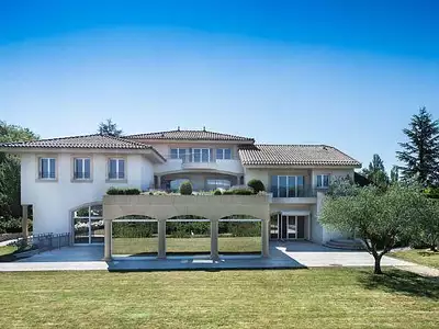 Maison, 750 m²