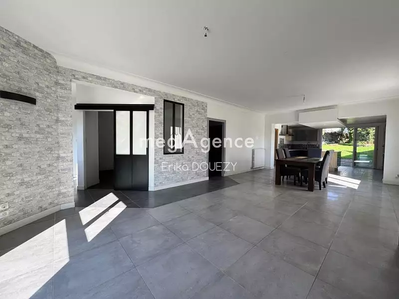 Maison, 166 m²