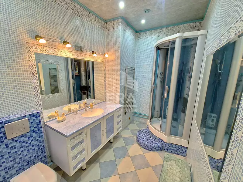 Maison, 266 m²
