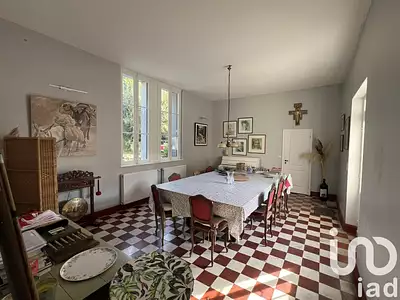 Maison, 713 m²