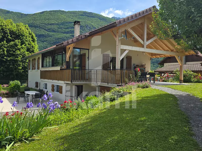Maison, 306,4 m²