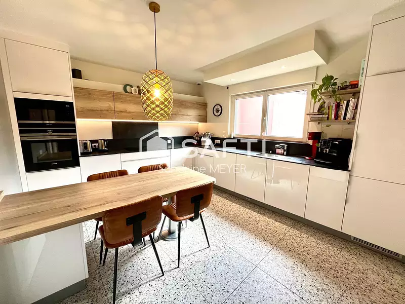 Maison, 190 m²