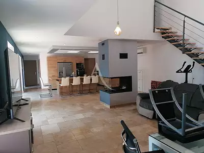Maison, 302 m²