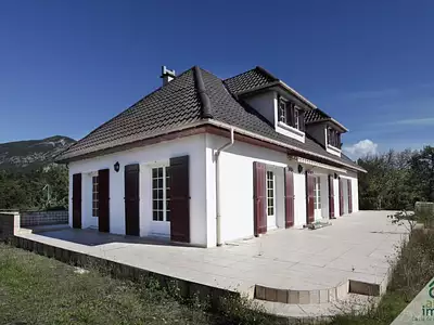 Maison, 166 m²
