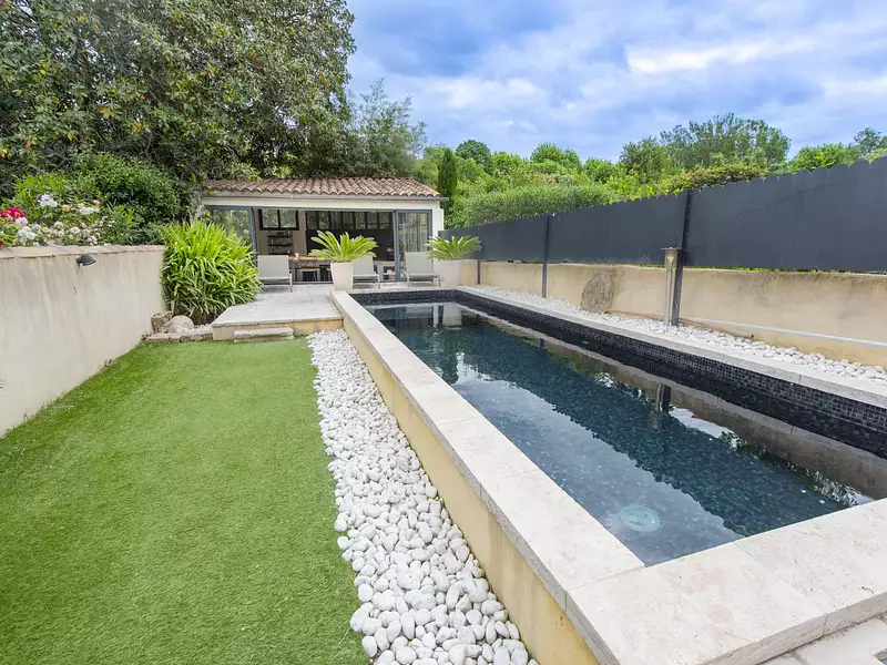 Maison, 240 m²