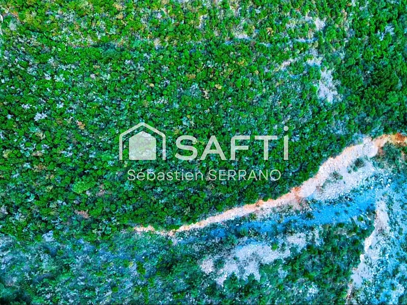 Terrain, 2 597 m²
