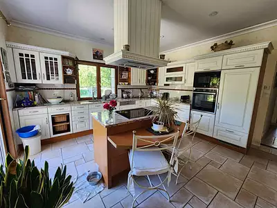 Maison, 246 m²