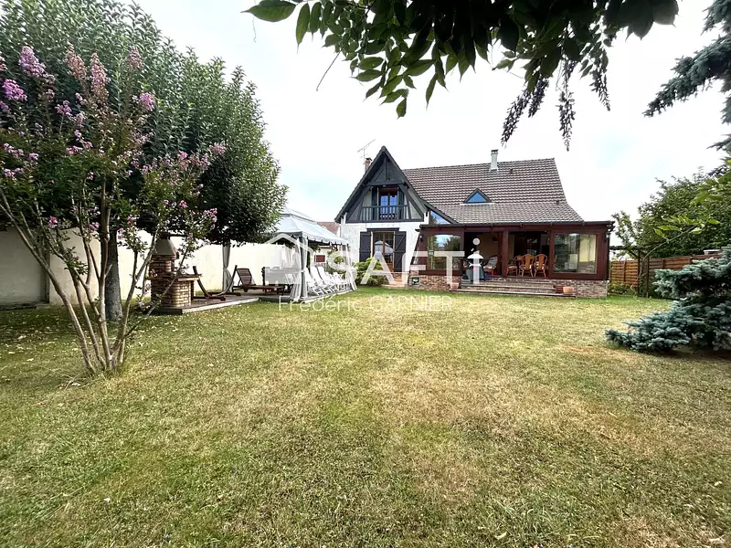 Maison, 168 m²